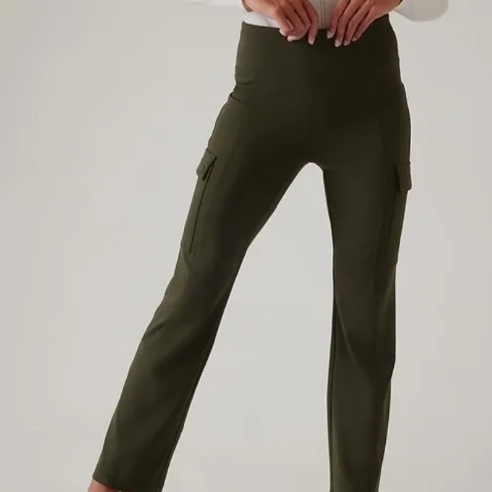 Athleta Delancey Straight Cargo Pant (Olive)